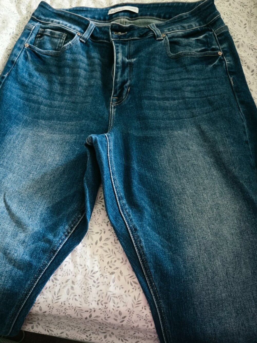 Women's KanCan Ultra Stretch tapered jeans size 16, medium blue